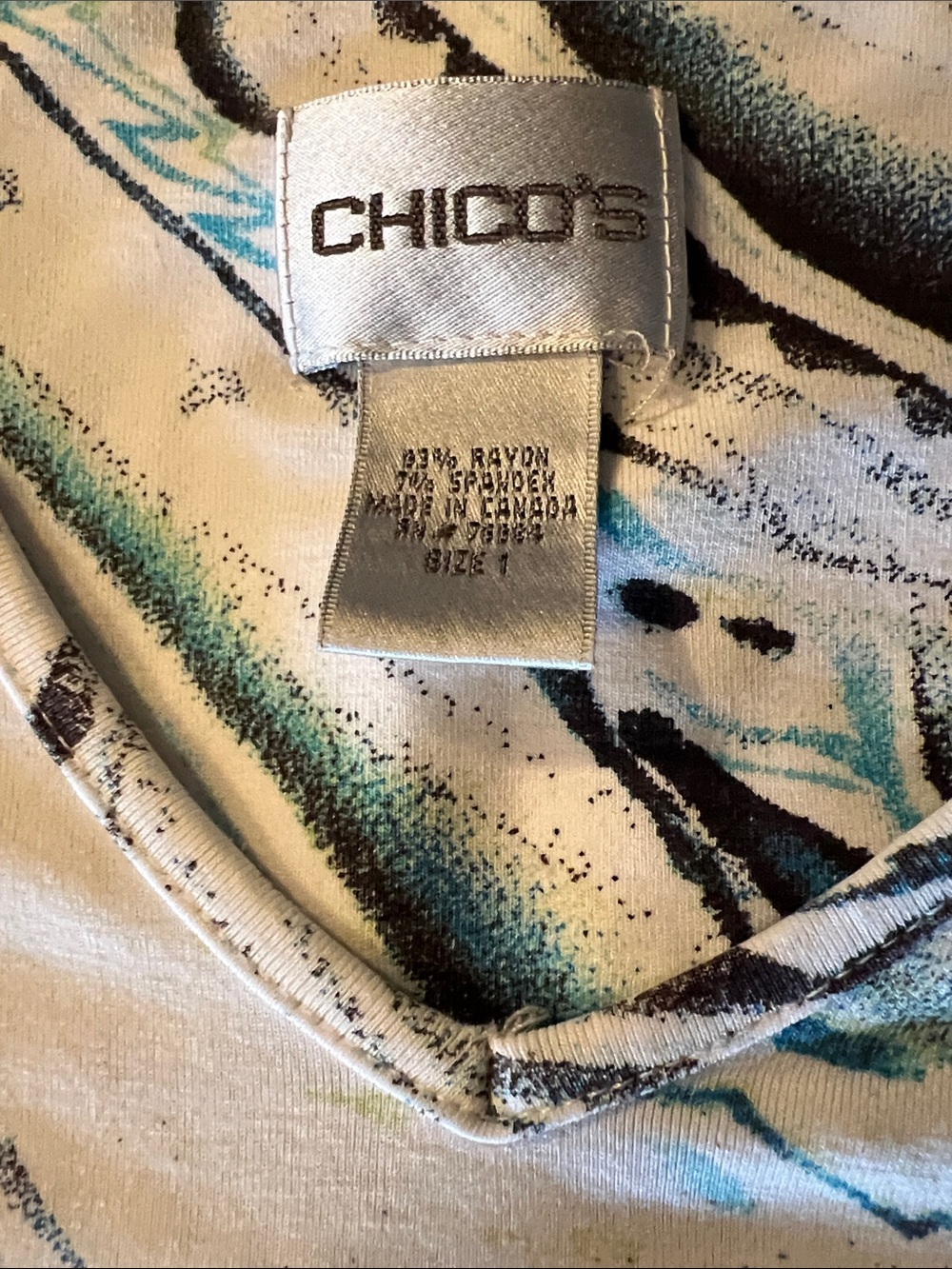 Chico's White V-Neck Long Sleeve Top with Aqua and Black Abstract Swirl - Picture 2 of 2